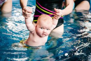 cours de bébé nageur à Hyères